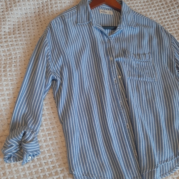 Hollister stripped button down - Picture 3 of 7